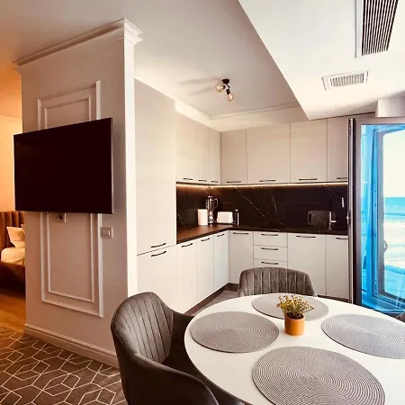 Azzurro White Titanic Apartment Navodari
