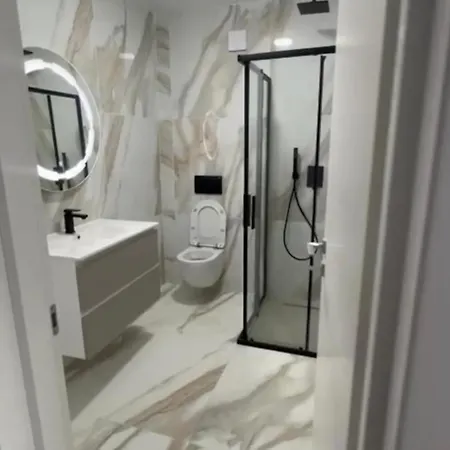 Azzurro White Titanic Apartamento Năvodari